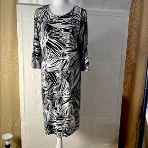Black and White Sheath Dress with 3/4 Sleeves